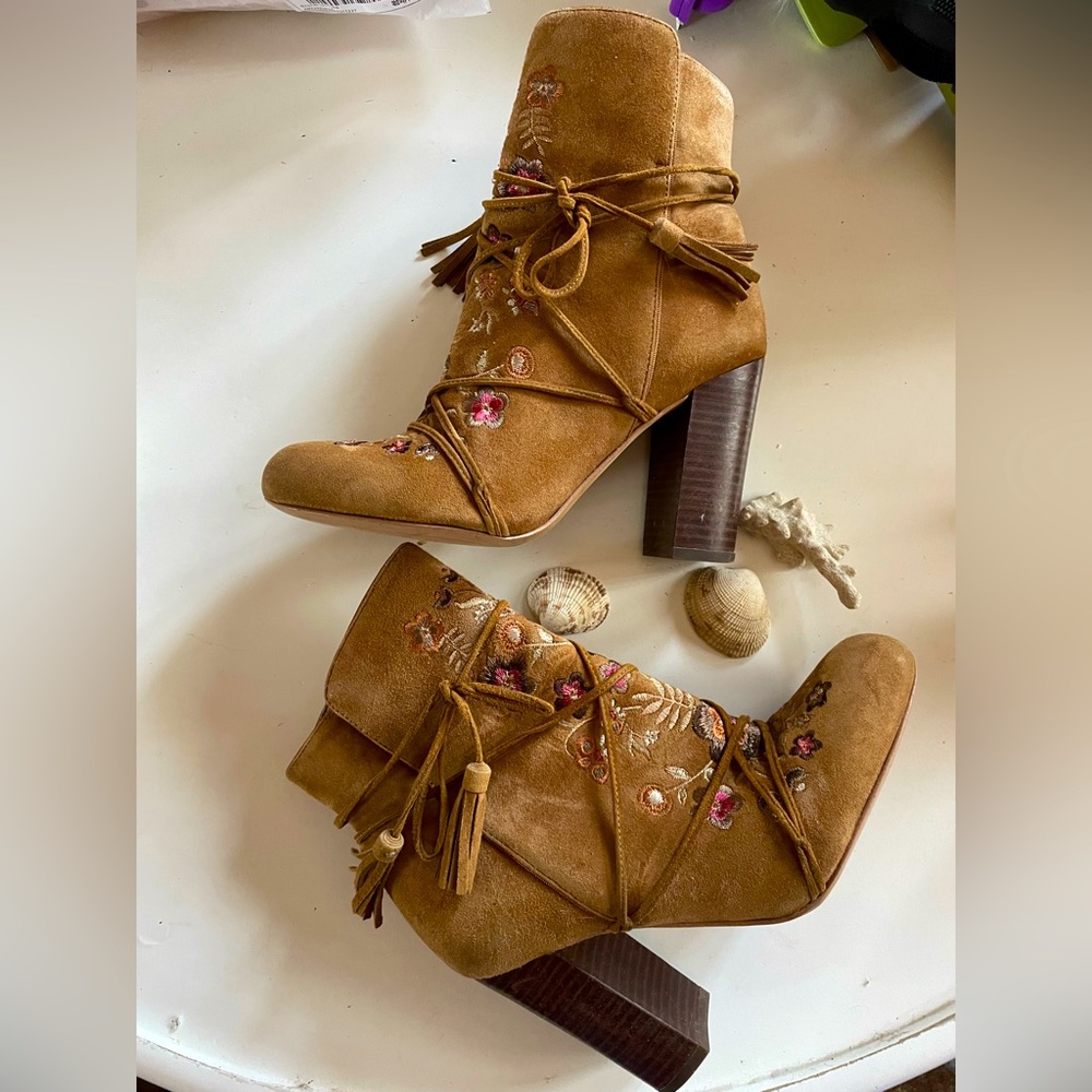 Sam Edelman embroidered tan booties